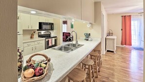 Maison (Spacious, exquisite 4-bed home near F) | Cuisine privée