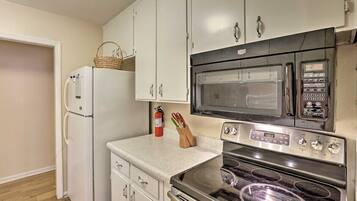 House (Spacious, exquisite 4-bed home near F) | Private kitchen | Fridge, microwave, dishwasher, coffee/tea maker