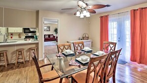 Maison (Spacious, exquisite 4-bed home near F) | Cuisine privée