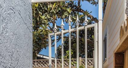 Oakland's Coffee-tea House