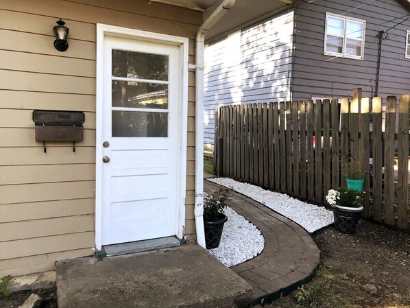 Apartment (Simple, cozy 1-bed close to Universit) | Exterior