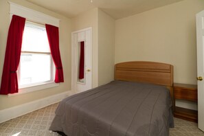 House (Fully furnished 4-bedroom located on )
