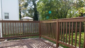 Ferienhaus (Fully furnished 4-bedroom located on ) | Balkon