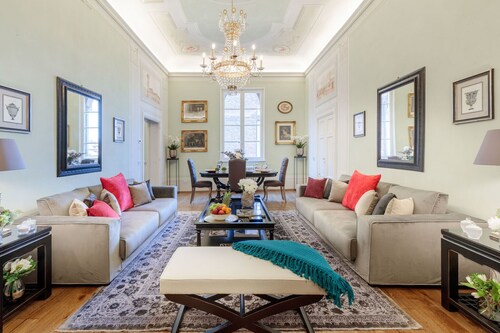 THE MEDIEVAL PENTHOUSE, Indulge among History in a Luxury 5 Bedrooms Apartment
