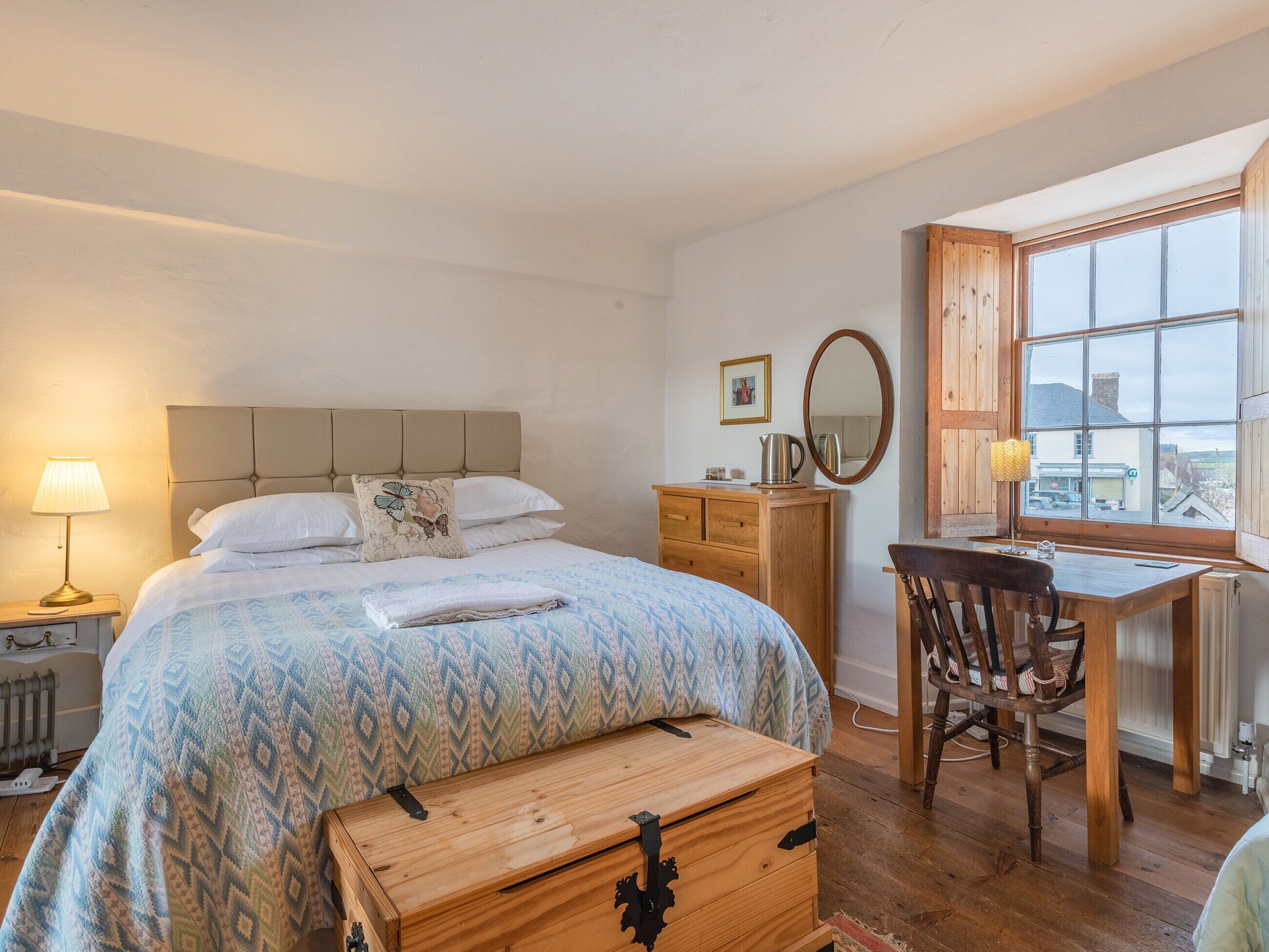6 bedrooms, free WiFi, bed sheets
