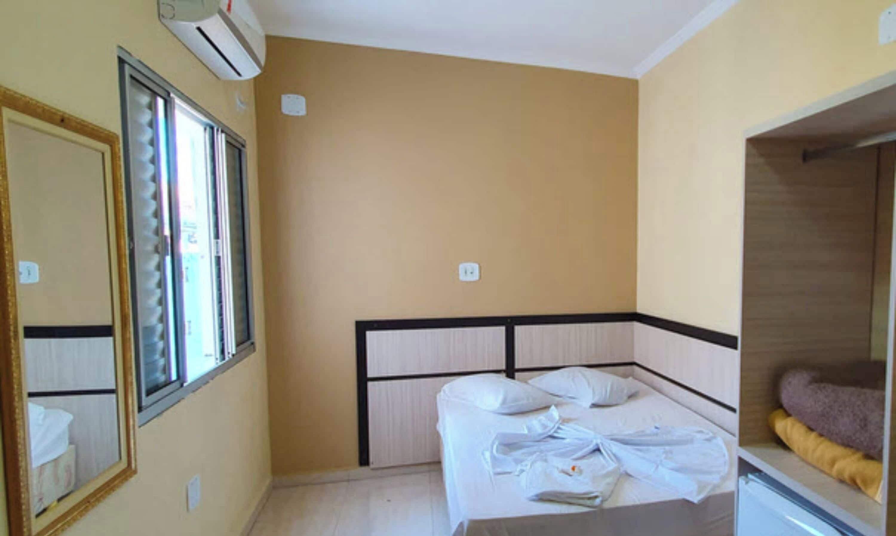 Minibar, wifi gratis y ropa de cama 