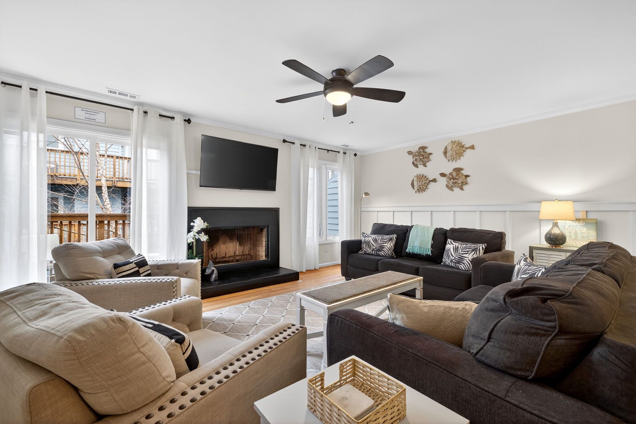 Smart TV, fireplace, DVD player