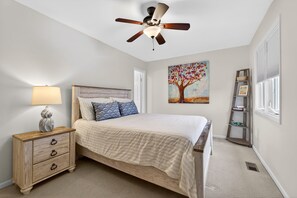 2 habitaciones, escritorio, tabla de planchar con plancha y wifi gratis 