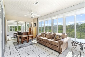 Smart TV, DVD player