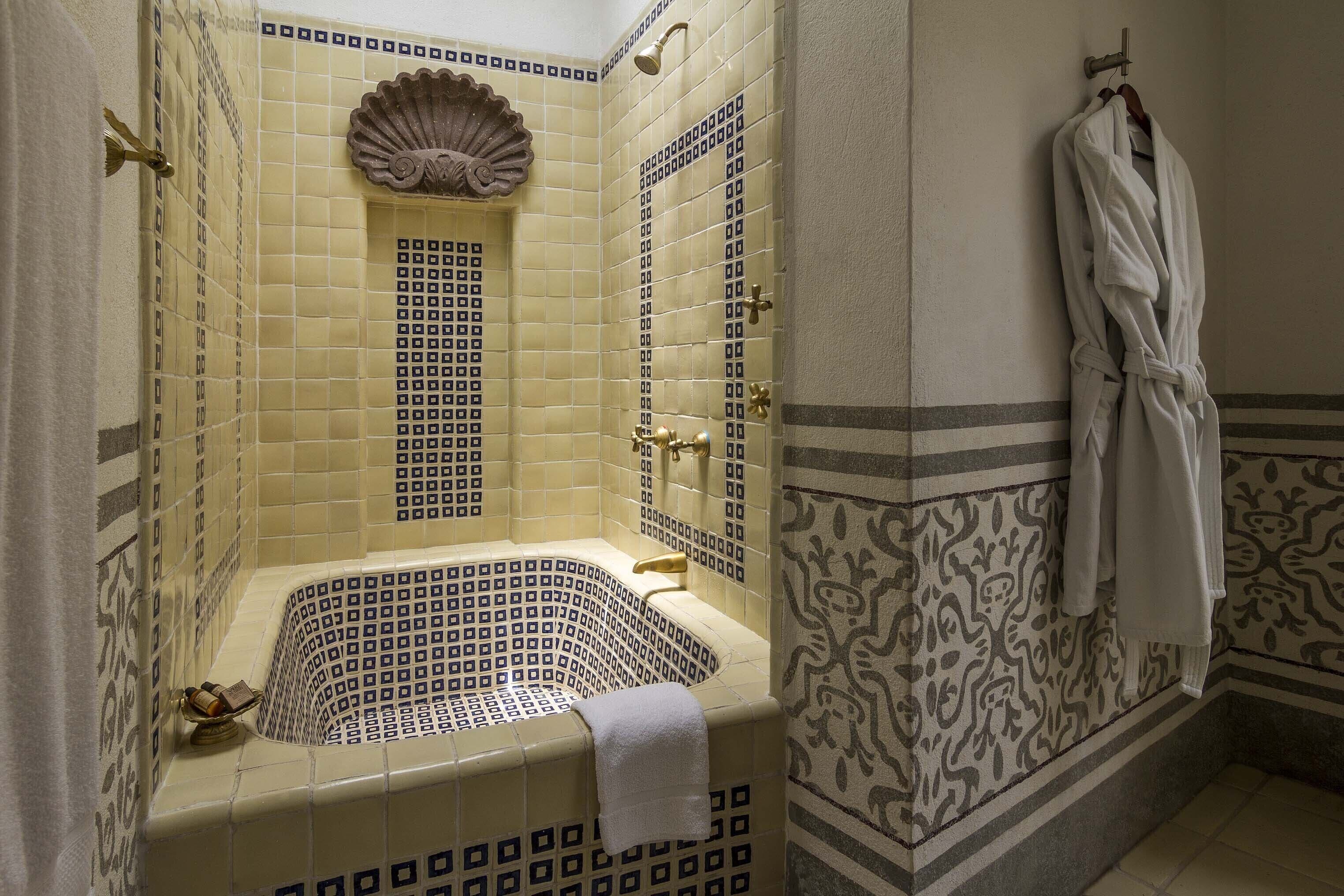 shower, free toiletries, towels