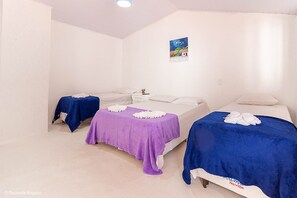 Minibar, wifi gratis y ropa de cama