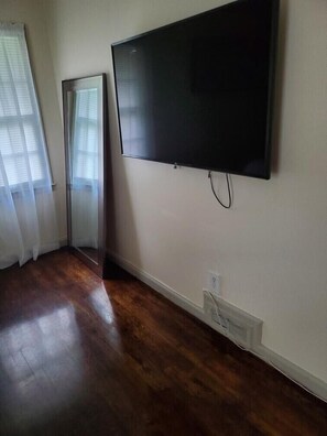 Interior - Buckhead 5BDR Home 7Queenbeds 6Tvs Sleep15pple Near LenoxMall WiFi Patio Garden (Atlanta)