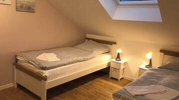 6 Schlafzimmer, Reisekinderbett, WLAN, Bettwäsche