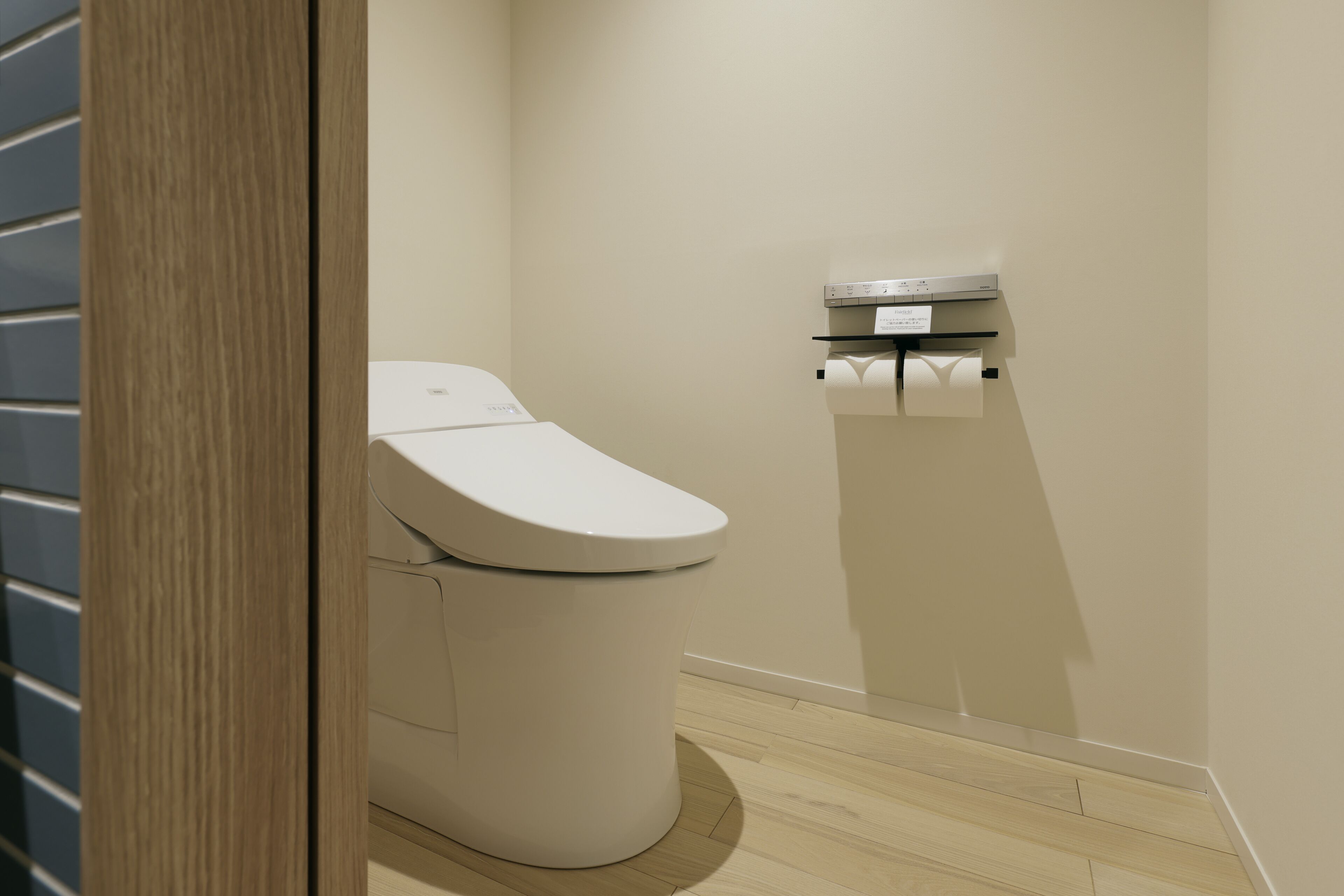 shower, rainfall showerhead, free toiletries, hair dryer