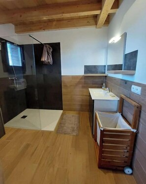 3 Schlafzimmer, kostenloses WLAN