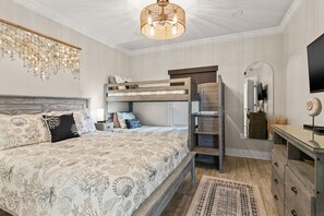 2 habitaciones, escritorio, tabla de planchar con plancha y wifi gratis 