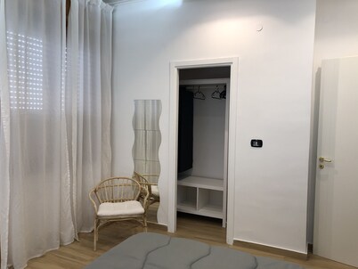 CasaCondo @Flora: Relax in a Spacious Condo with Jacuzzi - Your Naples Getaway