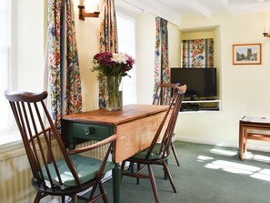 Dining - 2 bedroom accommodation in Yougrave, near Bakewell (Yougrave, near Bakewell)