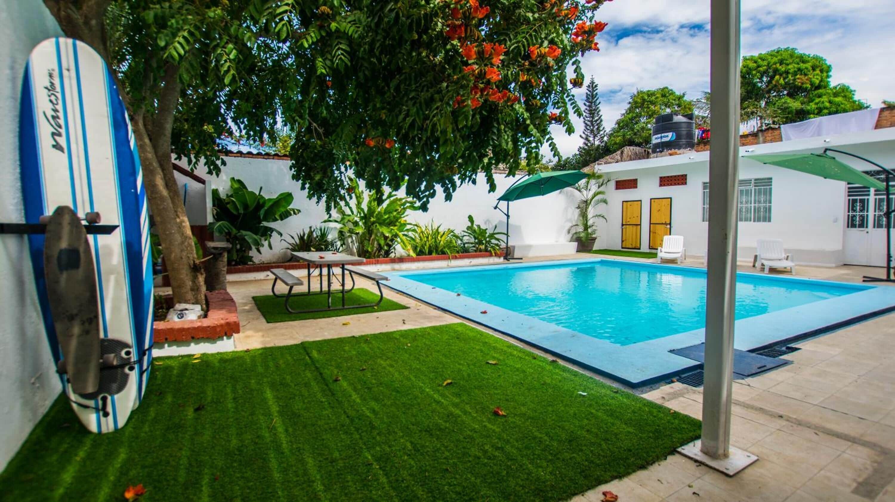 Hồ bơi ngoài trời 