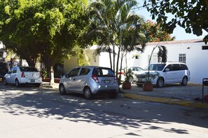 Parkir mandiri gratis