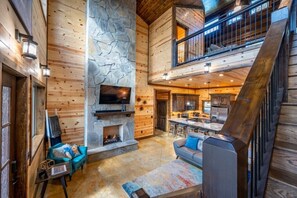 Smart TV, chimenea y videojuegos