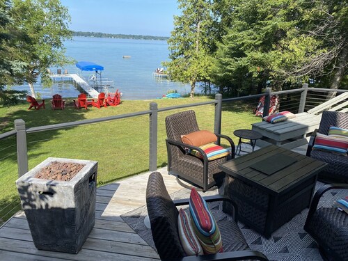 Torch Lake Family Friendly Lakefront Home - Prime Summer Weeks Available