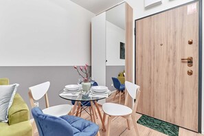 تناول ال طعام