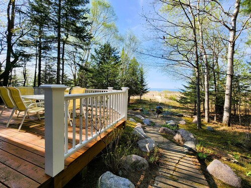 Lake Michigan craftsman beach house near Cross Village-sleeps 10