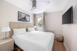 1 bedroom, in-room safe, iron/ironing board, free WiFi