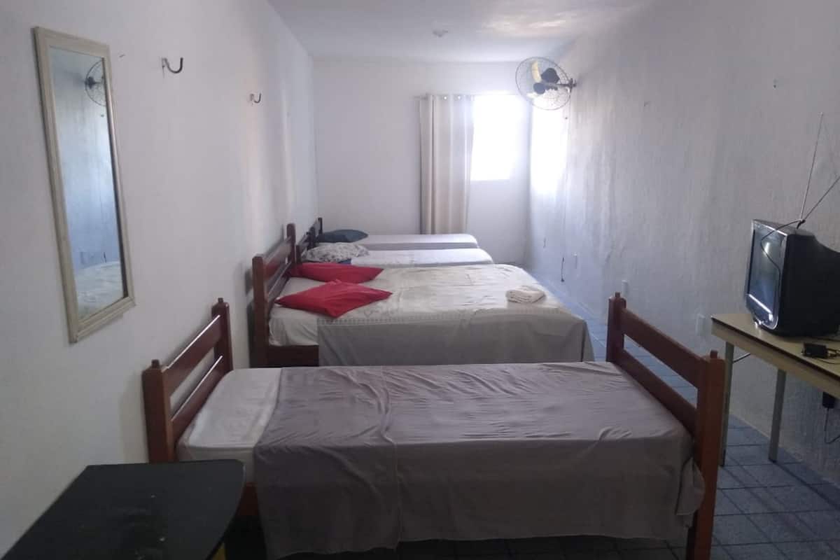 Family Room, Multiple Beds | WiFi (free), bed sheets