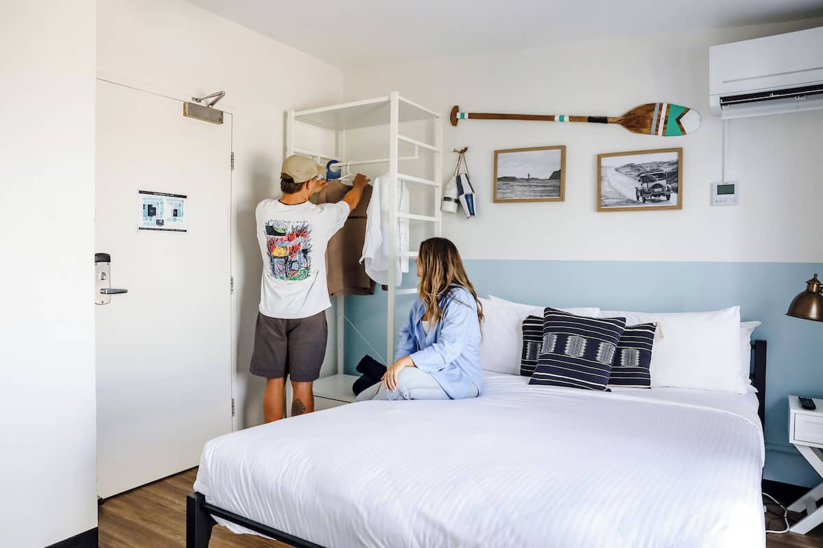 Queen Room with shared Bathroom | WiFi (free), bed sheets
