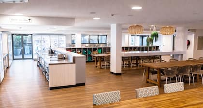The Surf House - Hostel