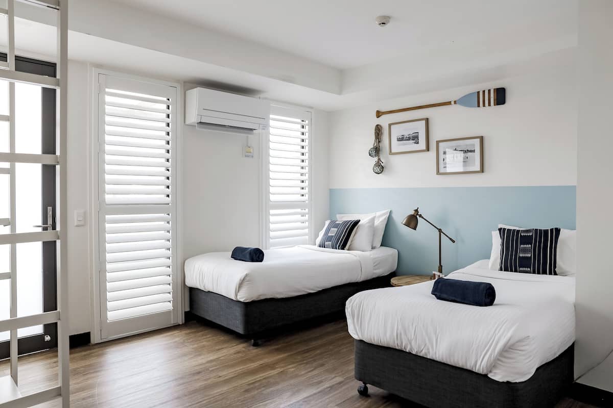 Twin Room with shared Bathroom | WiFi (free), bed sheets