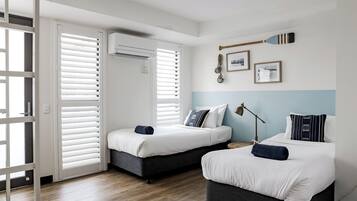 Twin Room with shared Bathroom | Free WiFi, bed sheets