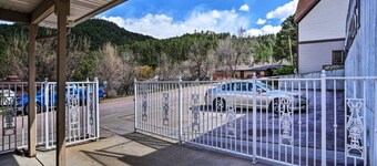 Black Hills Haven | The Summit Lodge – Units 1 & 2 · 4BR Vensérra Retreat near Mount Rushmore