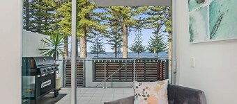 Breeze 10, Ground-Floor Luxury Beachfront Stay