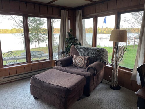 Quiet waterfront cabin near Tomahawk & Minocqua, Pet friendly