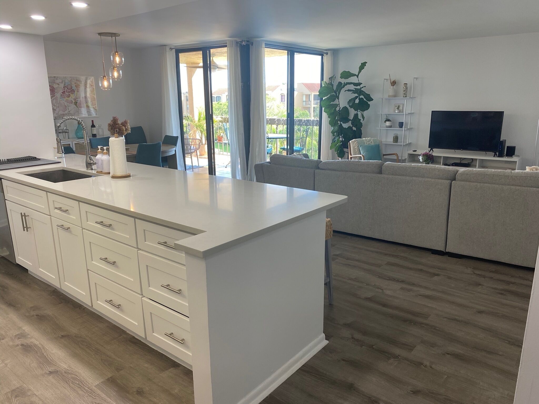 المنشأة من الداخل