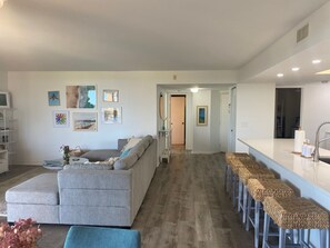 Interior - 2BR/2BA Condo with 2 Pools, Hot Tub & Lake Views! 1 mile to beach (Delray Beach)