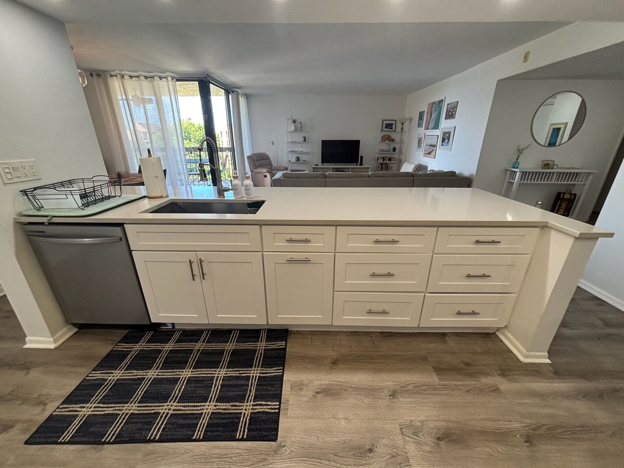 المنشأة من الداخل