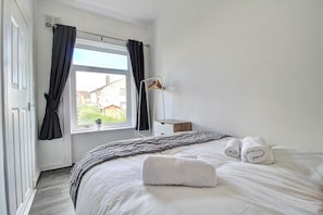 3 bedrooms, WiFi, bed sheets - Kingspark Apartment - Modern three bedroom apartment (Glasgow)