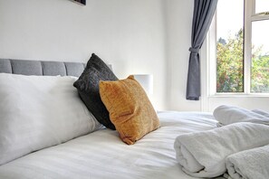 3 bedrooms, WiFi, bed sheets