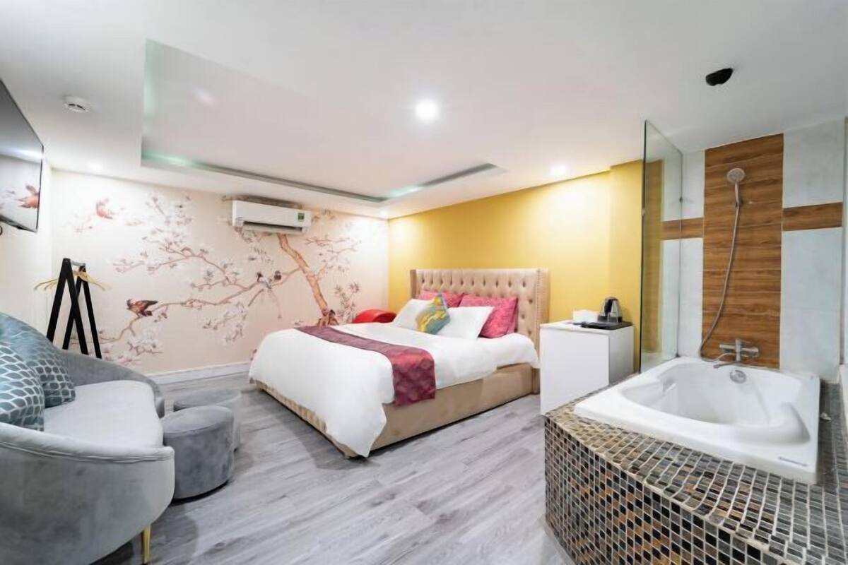 Bộ đồ giường cao cấp, minibar, truy cập Internet không dây miễn phí