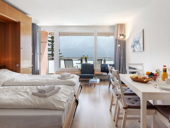 2 Schlafzimmer, Schreibtisch, kostenloses Internet