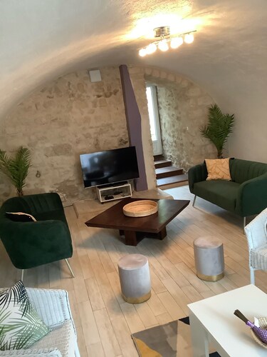 Maison entière 4 **** de 240 m2 proche de Paris , balneo, jardin équipé, wifi 