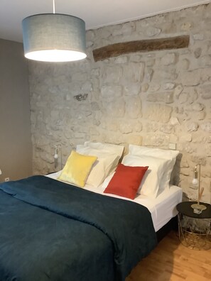 5 chambres, fer et planche à repasser, Wi-Fi gratuit, draps fournis