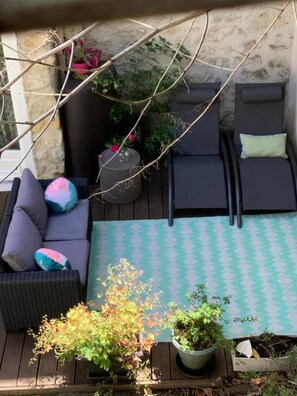 Terrace/patio - Whole house 4 **** of 240 m2 near Paris, balneo, equipped garden, wifi  (Juziers)