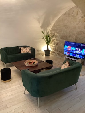 TV connectée, lecteur de DVD, chaîne hi-fi