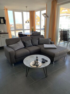 Apartment (Möwennest 8) | Wohnzimmer | Fernseher