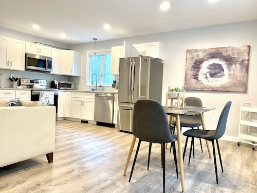 Smart and Luxurious condo in the Heart of Providence